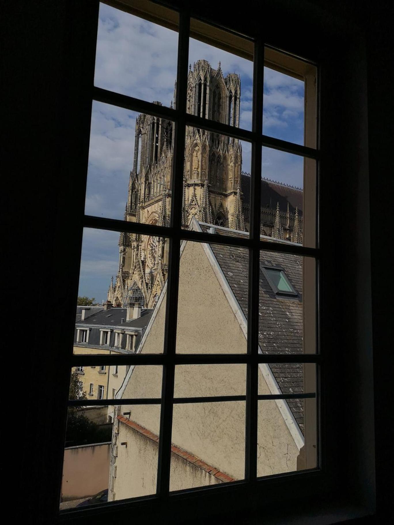 Bed and Breakfast Les Visages Des Tournelles Reims Esterno foto